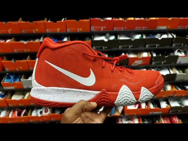 SNEAKERS AT THE NIKE FACTORY OUTLET 