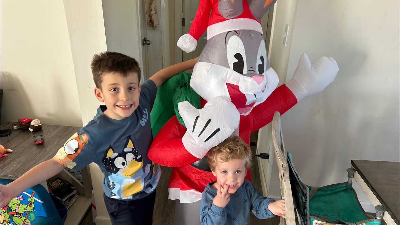 UNBOXING Gemmy 6 foot tall Christmas Bugs Bunny blowup