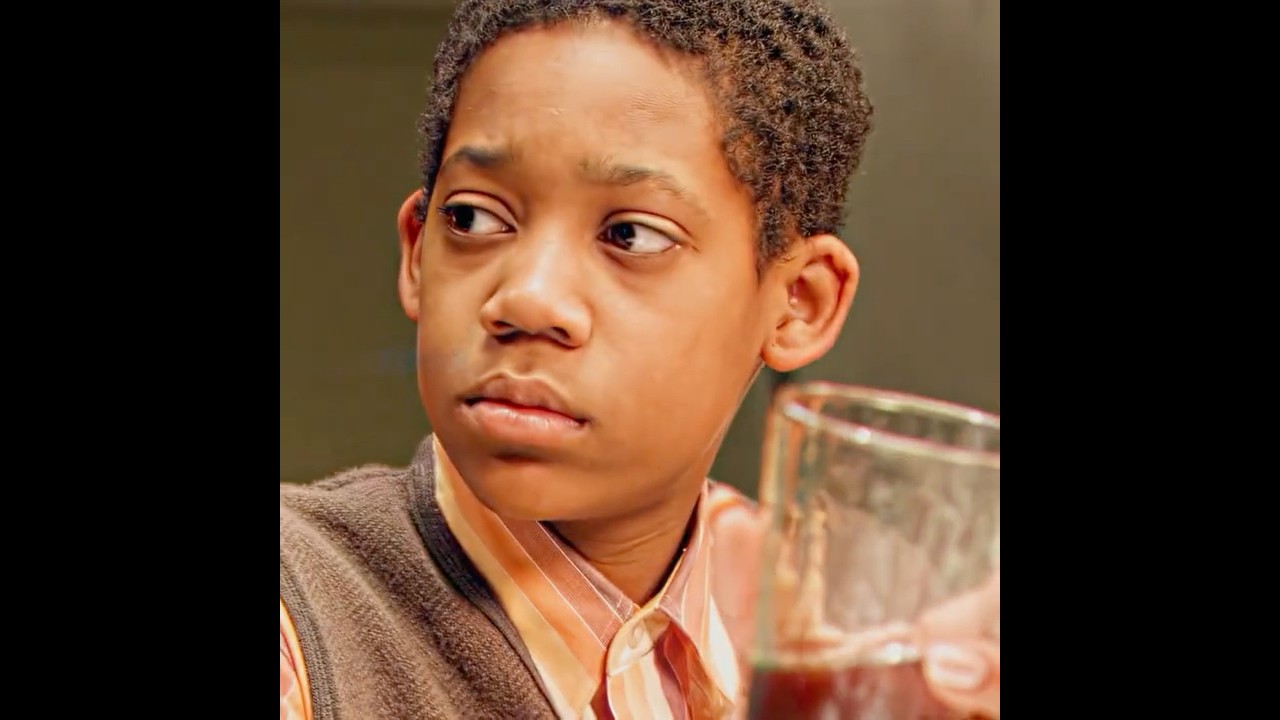 Everybody Hates Chris Season 1 (2005) | Chris protected his mom💥🧠🛡️🎭