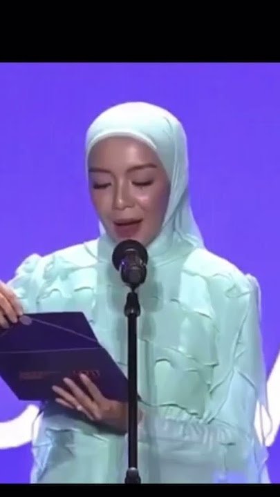 Malaysian actress Mira Filzah presented #BaiLu and #BaiJingting  for popularity awards