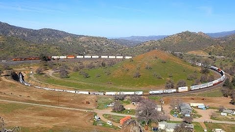 BNSF4318 + BNSF7766 + BNSF5429 + BNSF8541 on the Tehachapi Loop    01/02/15