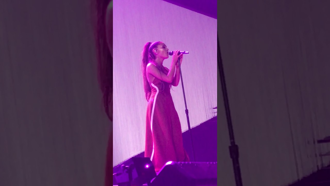 Ariana Grande - Somewhere over the rainbow (Live at Paris)
