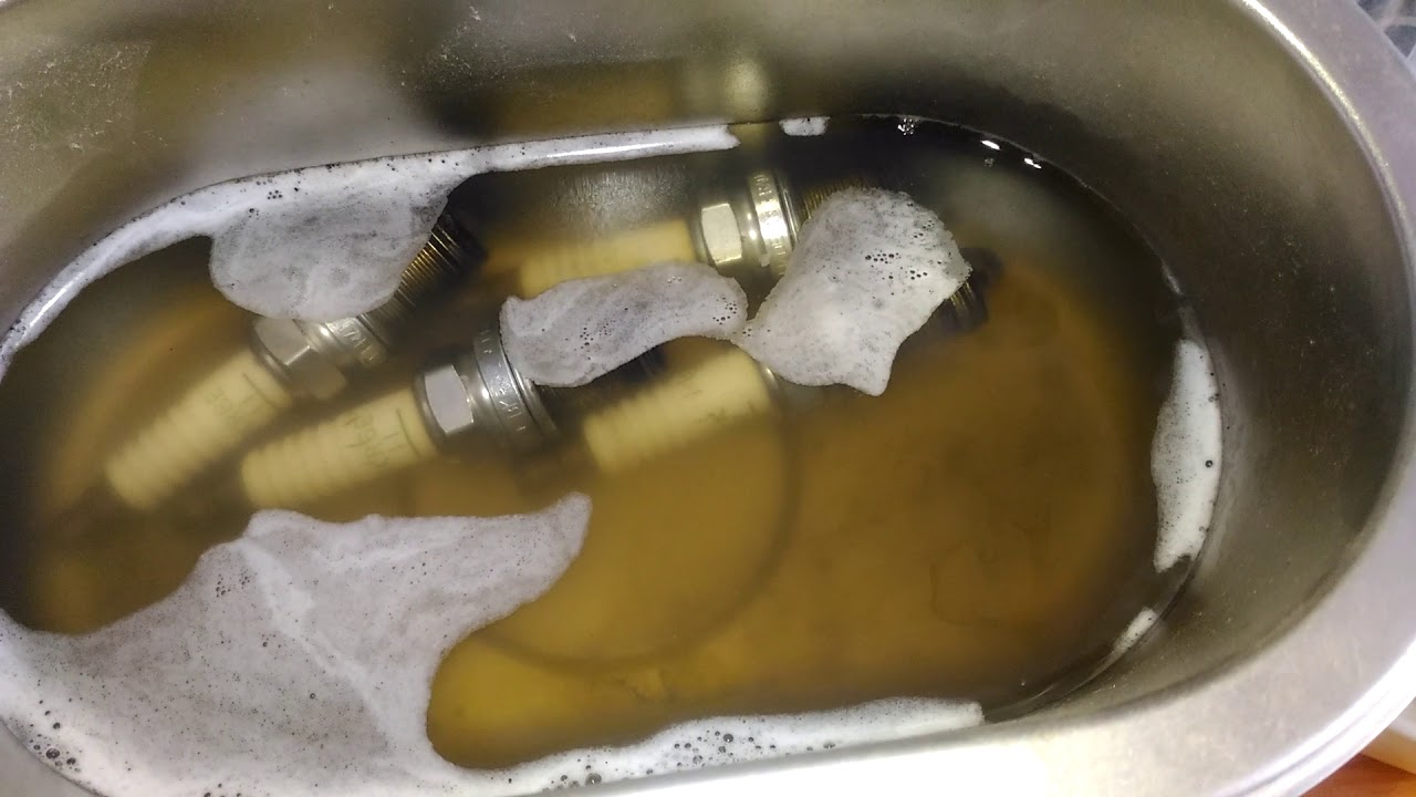 Очистка поршня в ультразвуковой ванне - фото