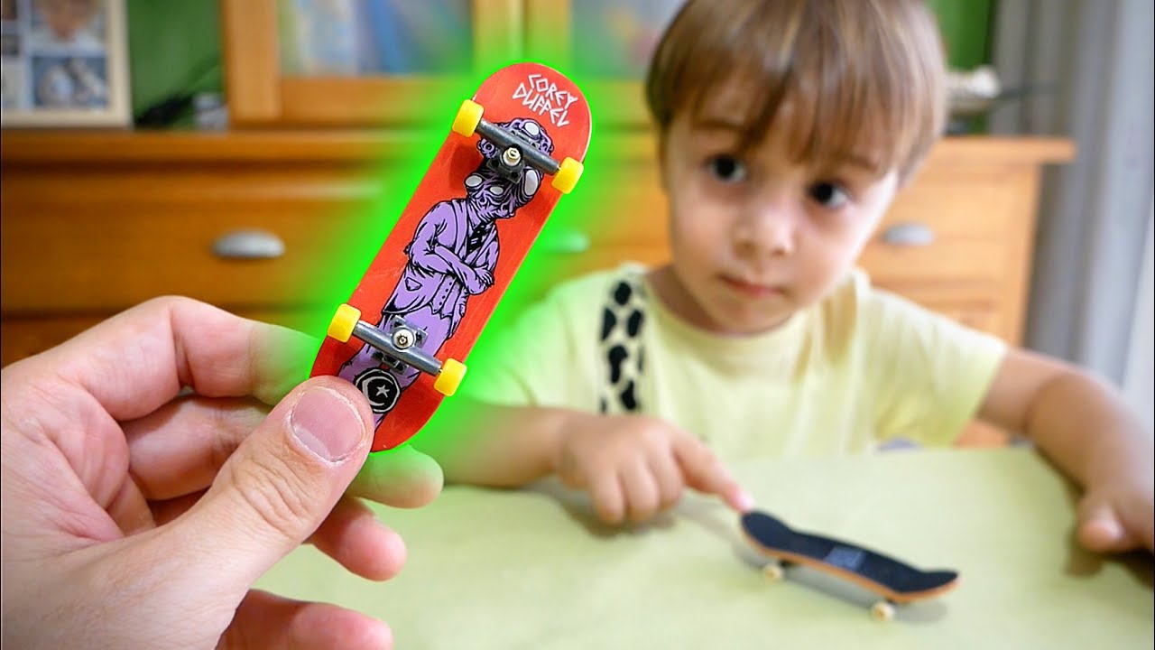 TECH DECK FINGERBOARDS!! Unboxing and Tricks Ollie Flip Kickflip - Daily  Vlog with Family 