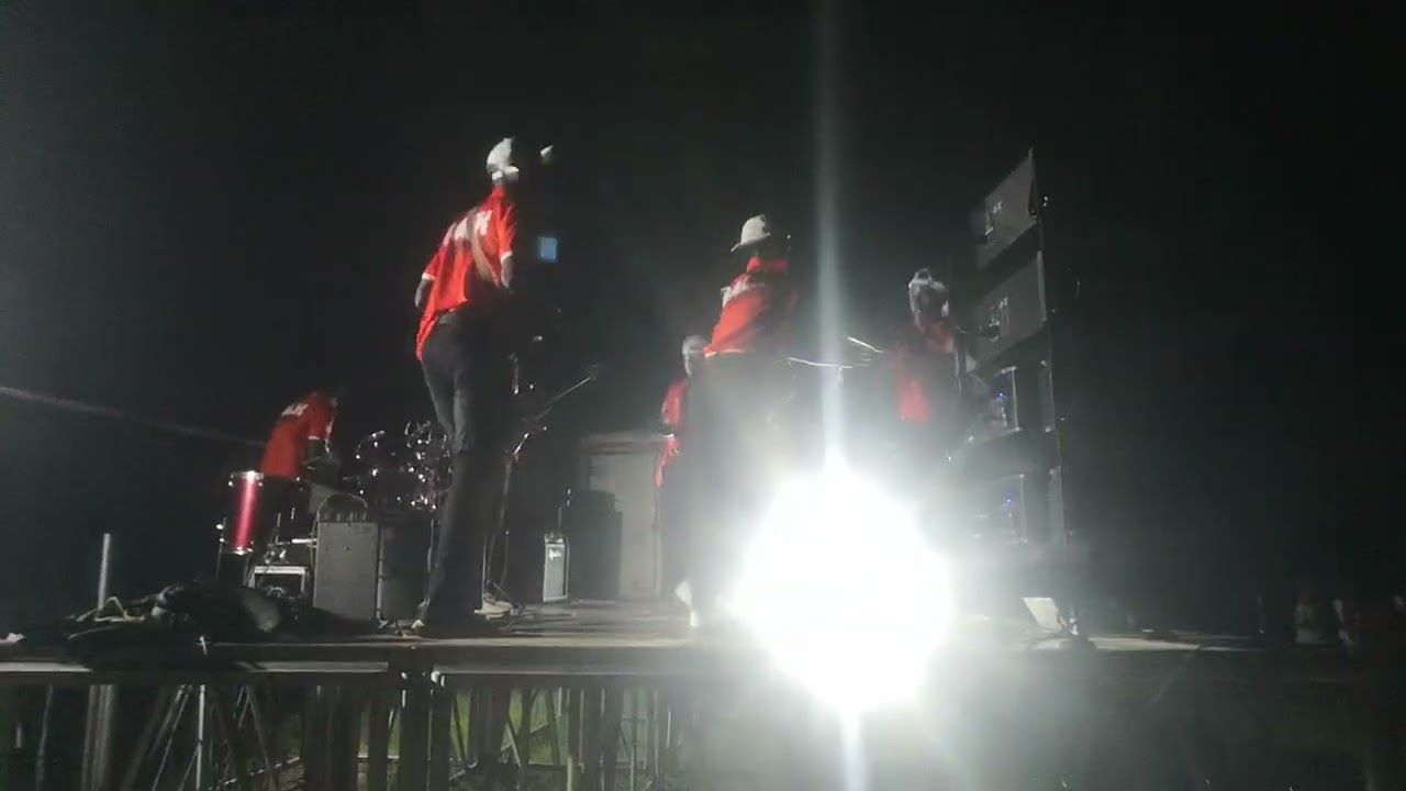 Godolude And Eze Energy playing to live from Plumtree 2025 