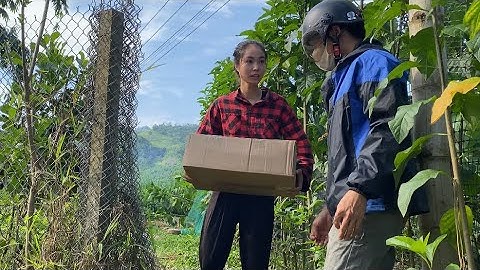 Unexpectedly received a gift. Ngoan and her two children were really happy.