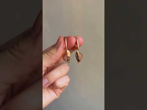 Сережки з листочком медична сталь позолота (x034), видео 1