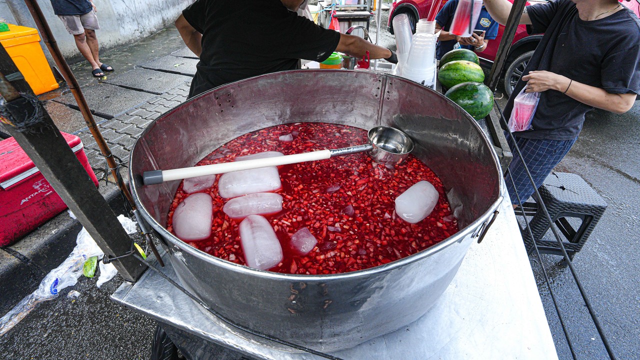 PAS LAGI VIRAL BISA LAKU SAMPE 1,5 KWINTAL SEMANGKA UTUH !!