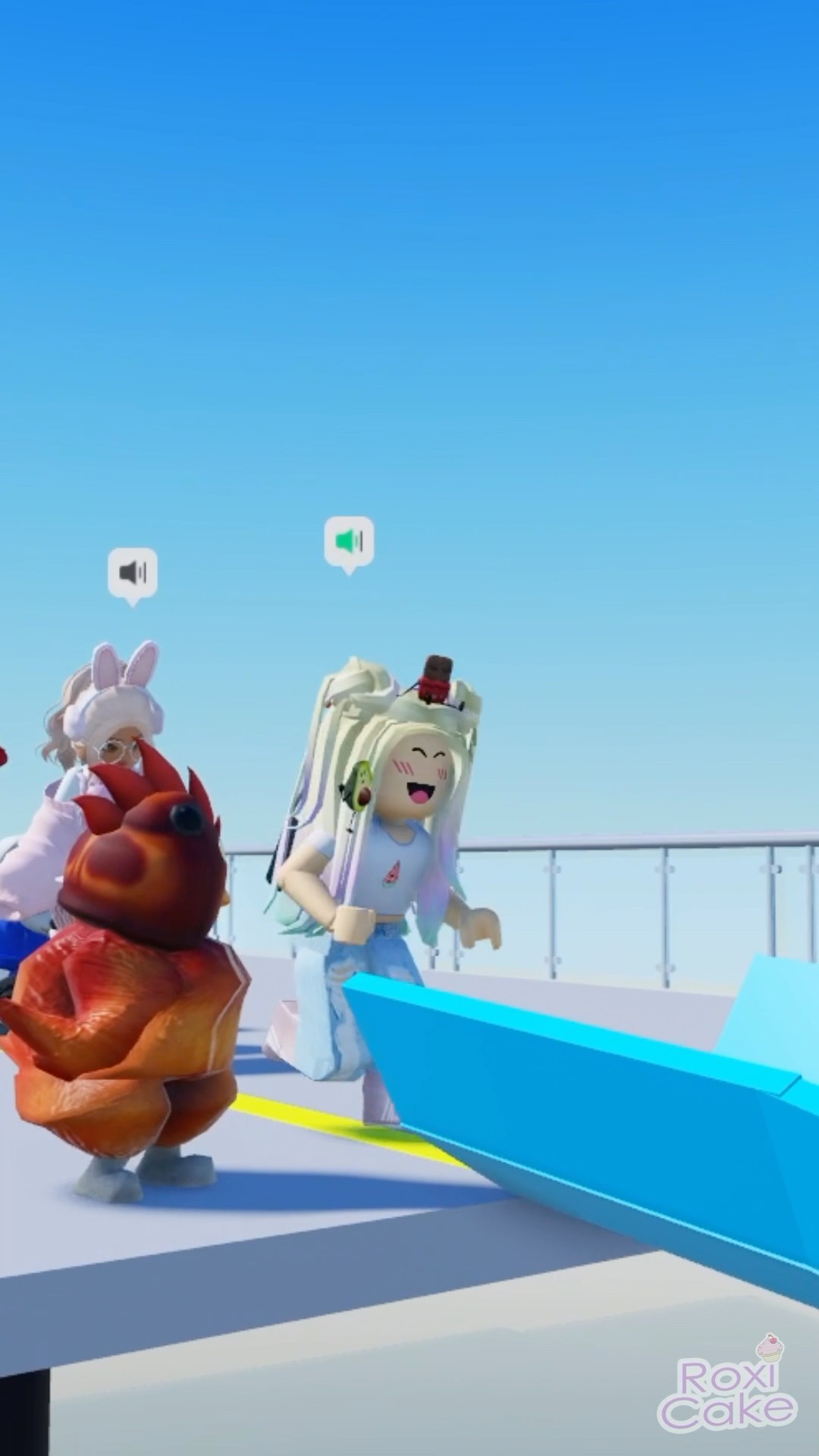 GRITOS EN EL TOBOGAN CON YOUTUBERS xd #SHORTS #ROBLOX