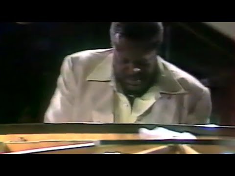 Putar Here's That Rainy Day - Oscar Peterson