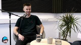 Celebrity Oliver Hollo Wealth