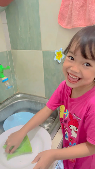 I was told to wash the dishes #funny #funny #cutebaby #comedy #shorts
