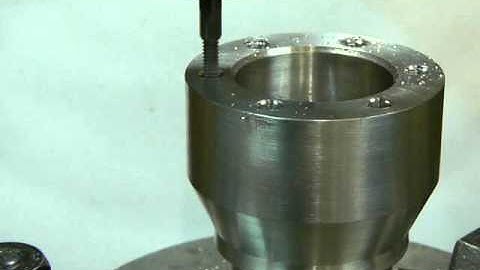 P1080238 internal thread milling