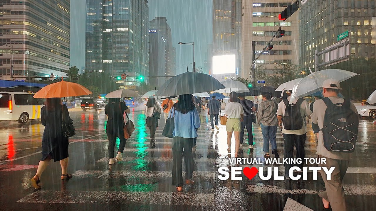 SEOUL CITY TRAVEL 15 - Rainy Day Walk in Seoul, Cheonggyecheon, Jongno, Gwanghwamun, Insadong, 4K