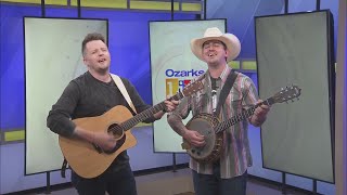 Ozarks Live-The Brothers Roberson Perform 