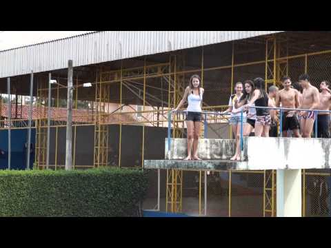 Invasão na piscina do Colégio Paula Frassinetti - Terceirão 2013 (Parte 2)
