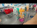 США. Одежда в магазине Wal-Mart примитивная. Бюстгальтеры, купальники, трусы. И про страны-колонии.