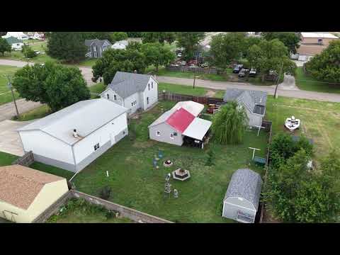305 E 13th St, Russell, KS home video tour
