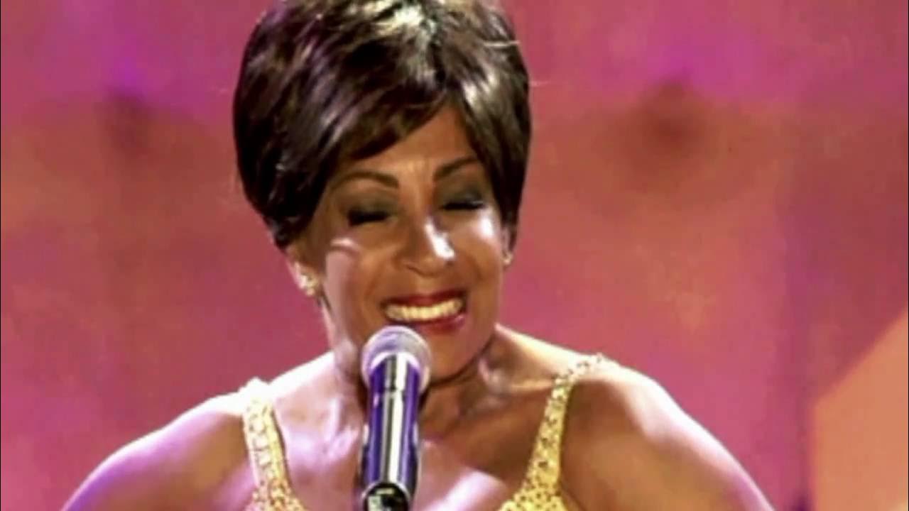 Shirley Bassey - I Am What I Am - Five Song Medley (2006 Feanol Festival Live) Shirley Bassey - I Am What I Am - Five Song Medley (2006 Feanol Festival Live)