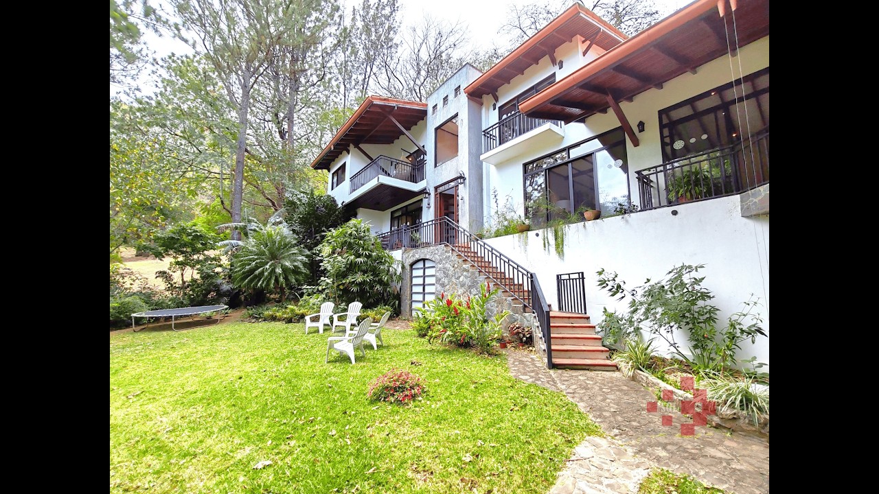 CASA EN MONTAÑA DEL SOL, SANTA ANA, C.R.