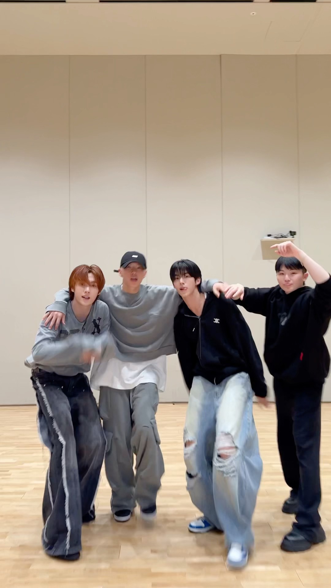 #동갑내기 ? with #DOHOON #도훈 #YOUNGJAE #영재 #TWS #투어스 #HxW #호시X우지 #96ers #BEAM