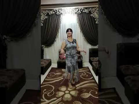 انا جايه برجليه بيلي    