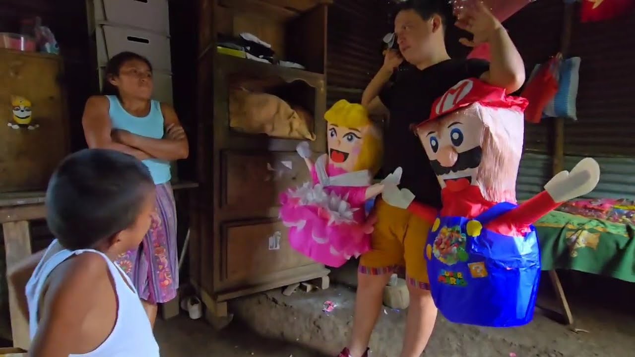 SE VIENE EL CUMPLEAÑOS DE ALFONSITO y Alfonsito arruino la sorpresa.