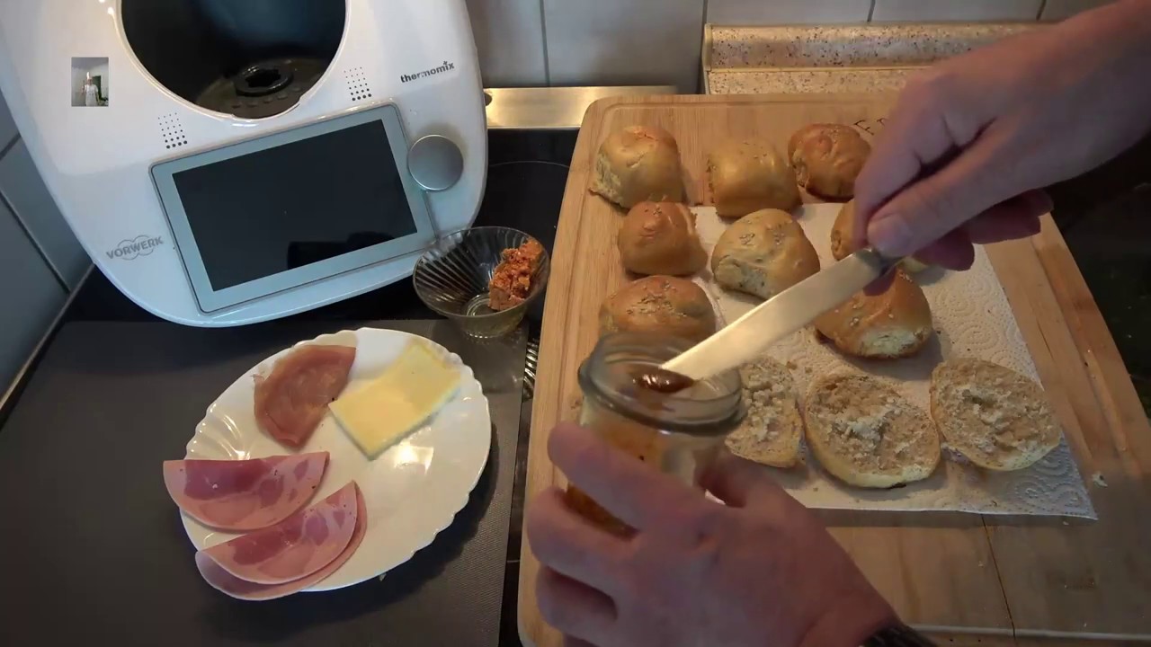 Thermomix® TM6 Brötchen aus dem Varoma - YouTube