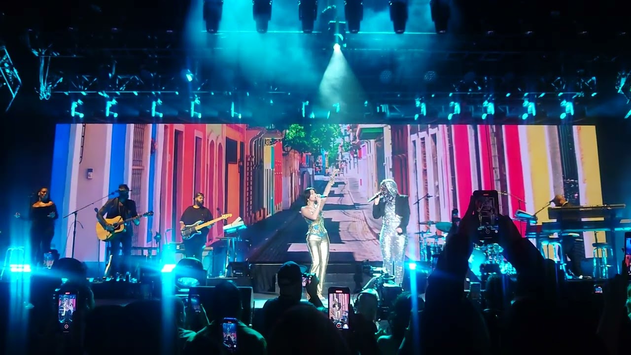 Alicia Keys feat Angela Aguilar - Malagueña / Looking for Paradise (Monterrey 2023)