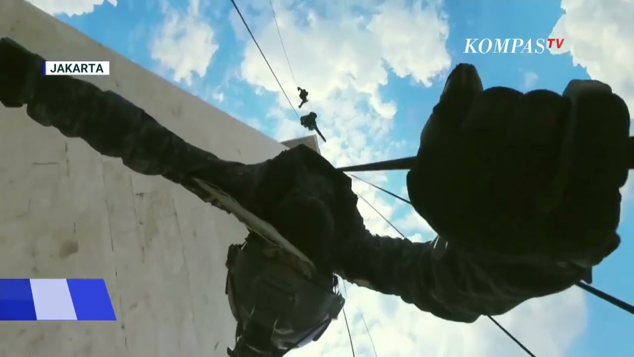 HUT ke 80 TNI di Monas Parade Alutsista Hingga Aksi Serbu dari Puncak Monas Pukau Warga   KOMPASTV 7