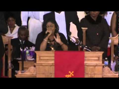 Video: Verwandte von Whitney Houston stritten sich vor der Beerdigung