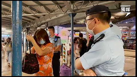 #六四32 女子被指偷拍警員大頭照遭截查 不滿斥：我不嬲都支持警察㗎！ - 天天要聞