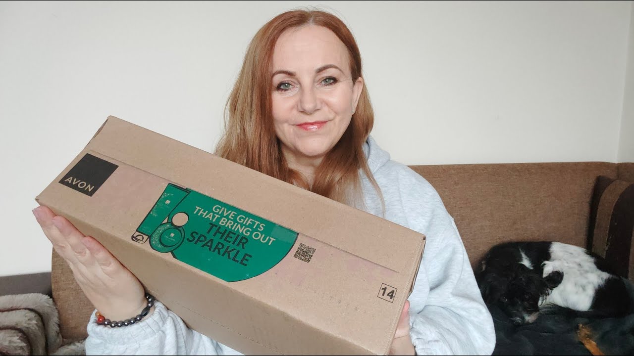 Otwieram paczkę z AVONu+ przegląd katalogu listopad. Świąteczne hity i promocje 🎁✨