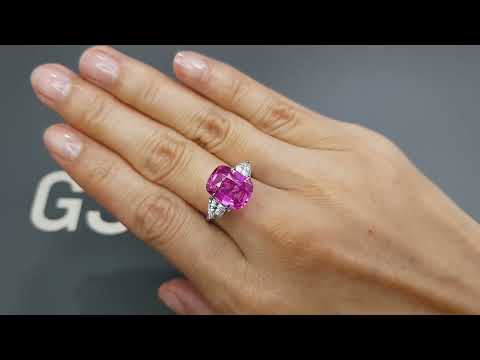 Extremely rare unheated vivid pink sapphire in cushion cut 7.05 carats, Madagascar Video  № 4