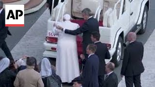 Pope Francis unable to get on his popemobile at end of weekly audience