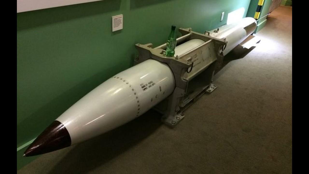 Термоядерная бомба b83. Гравитационная бомба b83. B61 ядерное оружие. Ядерная боеголовка.
