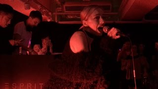 Caroline Vreeland sings Kanye West "Love Lockdown" cover