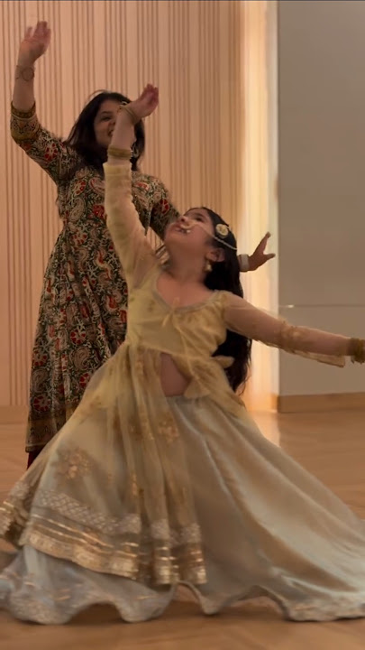 deewani mastani #barkatarora #deepikapadukone #dance #bollywood #vibes #natyasocial #love #shorts