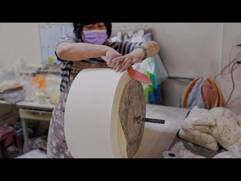 Noodle maker in traditional market, Dumpling Wrapper, Oil Noodle Making/水餃皮,麵條,油麵,黃麵製作 - Taiwan 