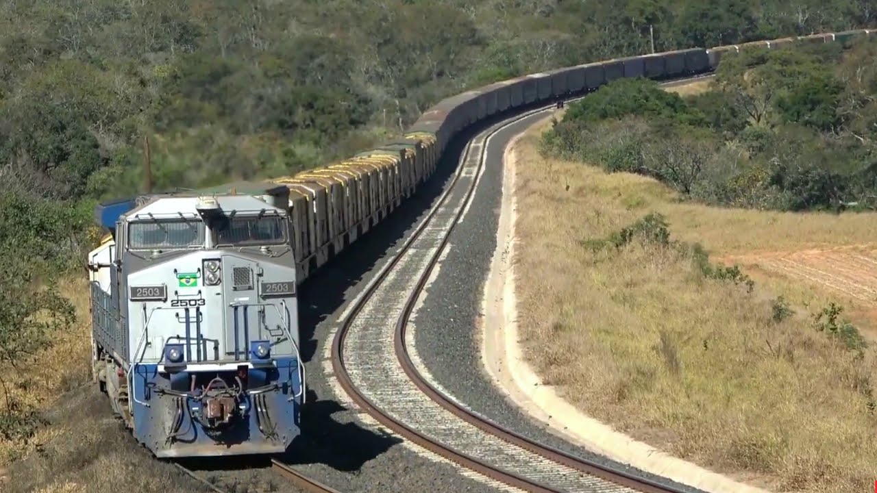 🇧🇷TRENS da SUZANO CELULOSE, em CRUZAMENTO CADENCIADO DENTRO DE PÁTIO | ITIRAPINA-SP.
