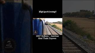 high Speed Crossing xAkal Thakt Express #shorts #trendingshorts #viral #viralshorts #train