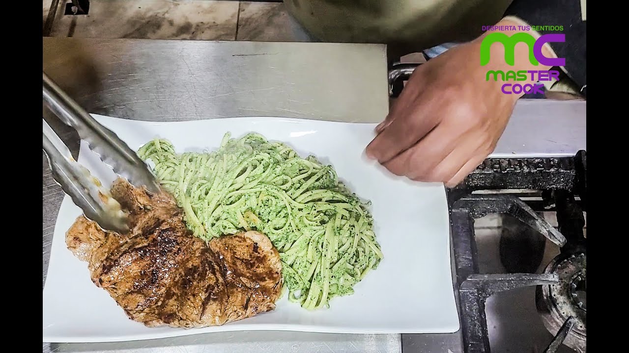 TALLARINES VERDES CON CHULETA, RECETA FACIL Y DELICIOSA🟥⬜🟥 #rico #streetfood #food #comidafacil