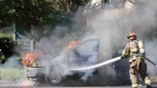20091018 Car fire on Pacific Street