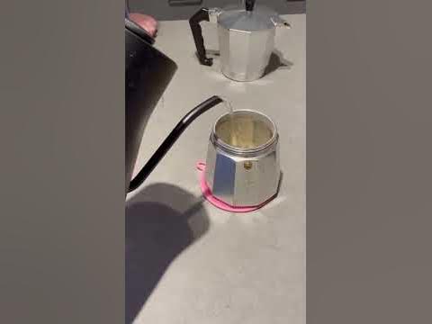 Brewing Coffee with the Moka Pot — Blue Bottle Coffee Lab