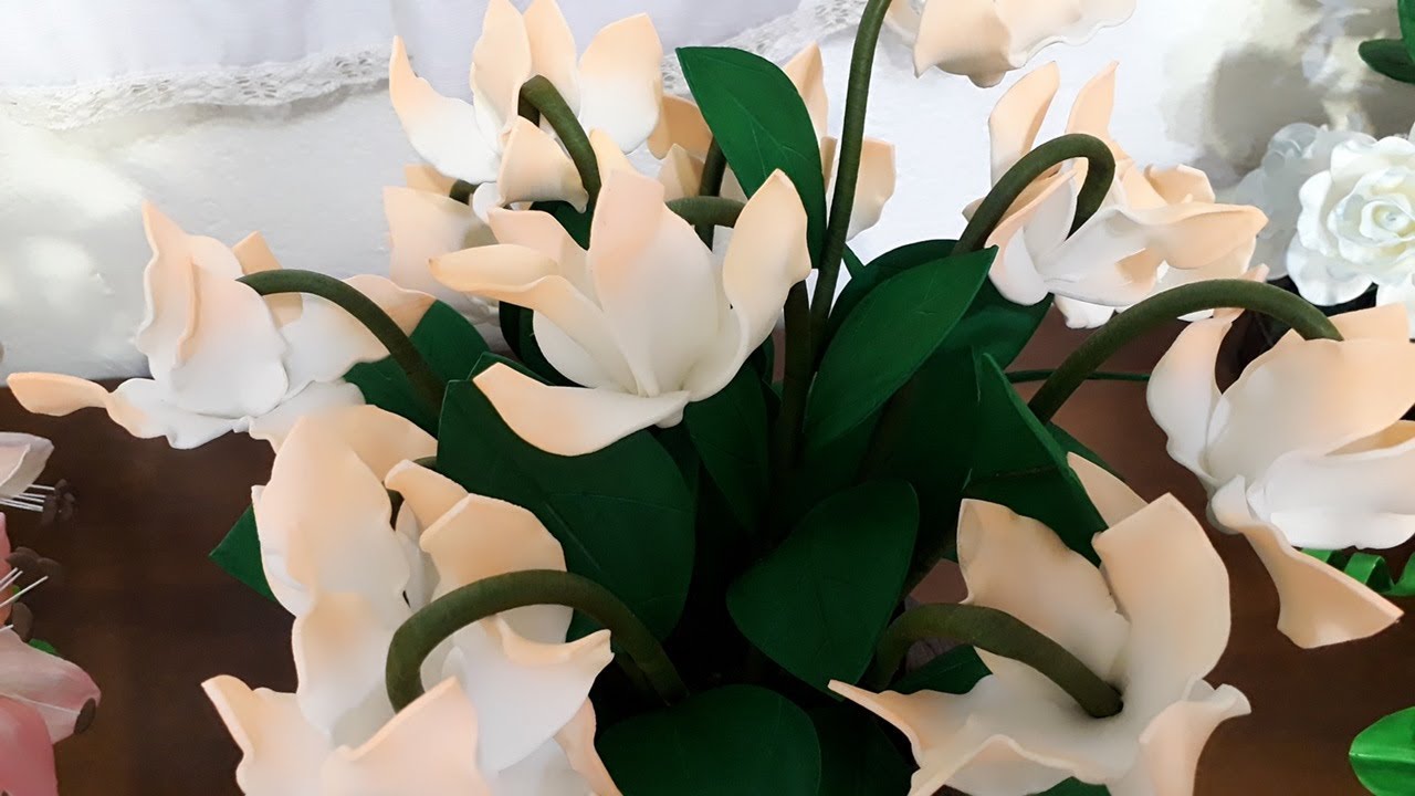 FLOR CICLAME EM E.V.A SEM FRISADOR