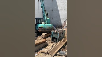 Cận cảnh thi công ép cọc bê tông máy tải lực ép 80 tấn nhà 7 tầng