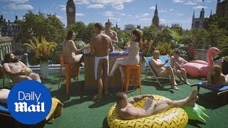 Take a look at the new naked sun terrace in central London - Daily Mail Resimi