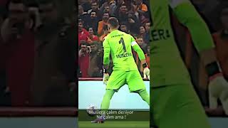 Muslera Çalım Deniyor Ne Çalım Ama