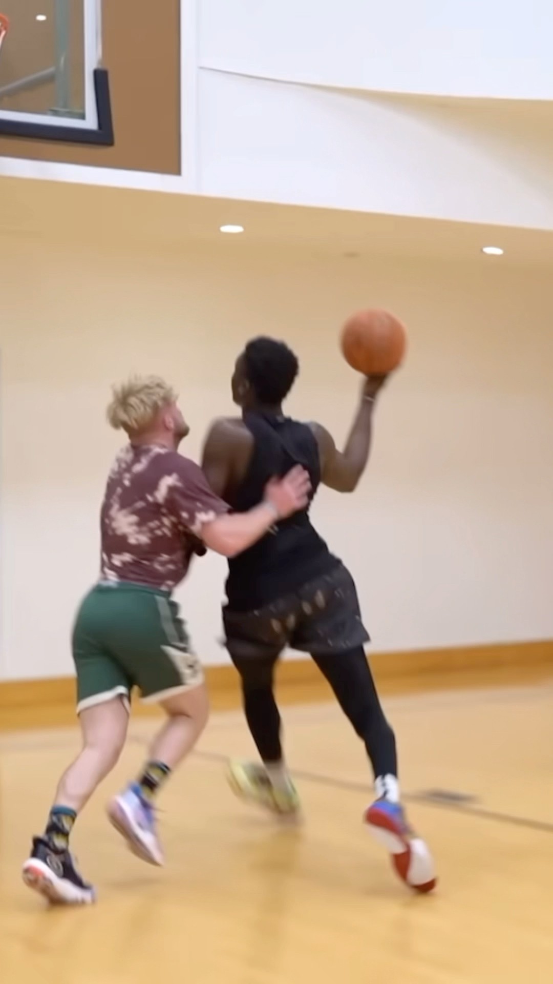 1v1 Basketball VS Alex Antetokounmpo (NBA G League Player)￼