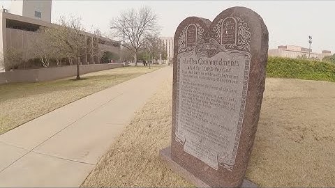 Texas Ten Commandments in school bill passed by House